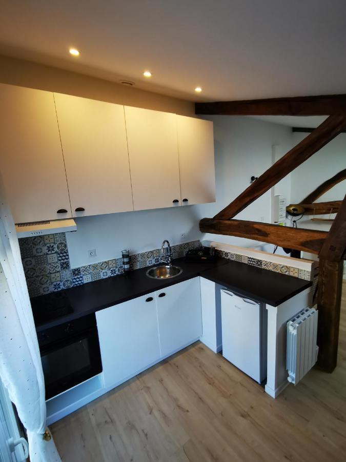 Appartement Neuf Climatise Sous Les Toits La Roche-Chalais Bagian luar foto